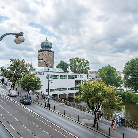 Riverside Apartment With A Balcony Praga Exterior foto