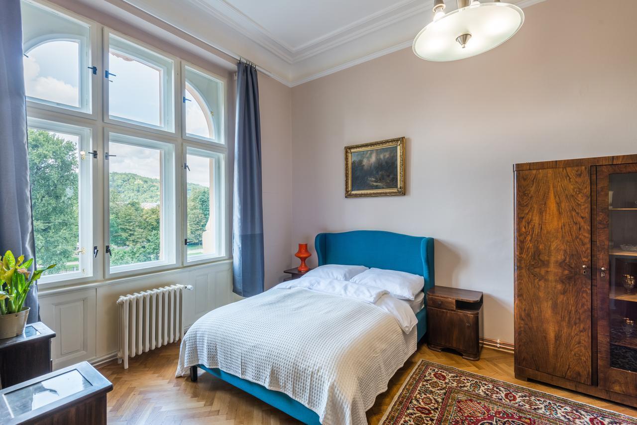 Riverside Apartment With A Balcony Praga Exterior foto